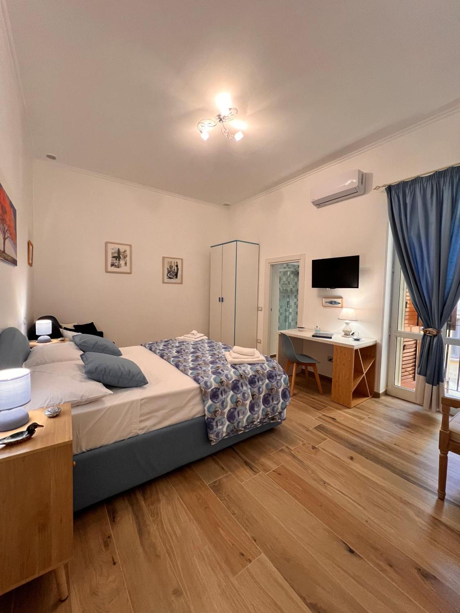 Eric'S House Apartment Салерно Екстериор снимка
