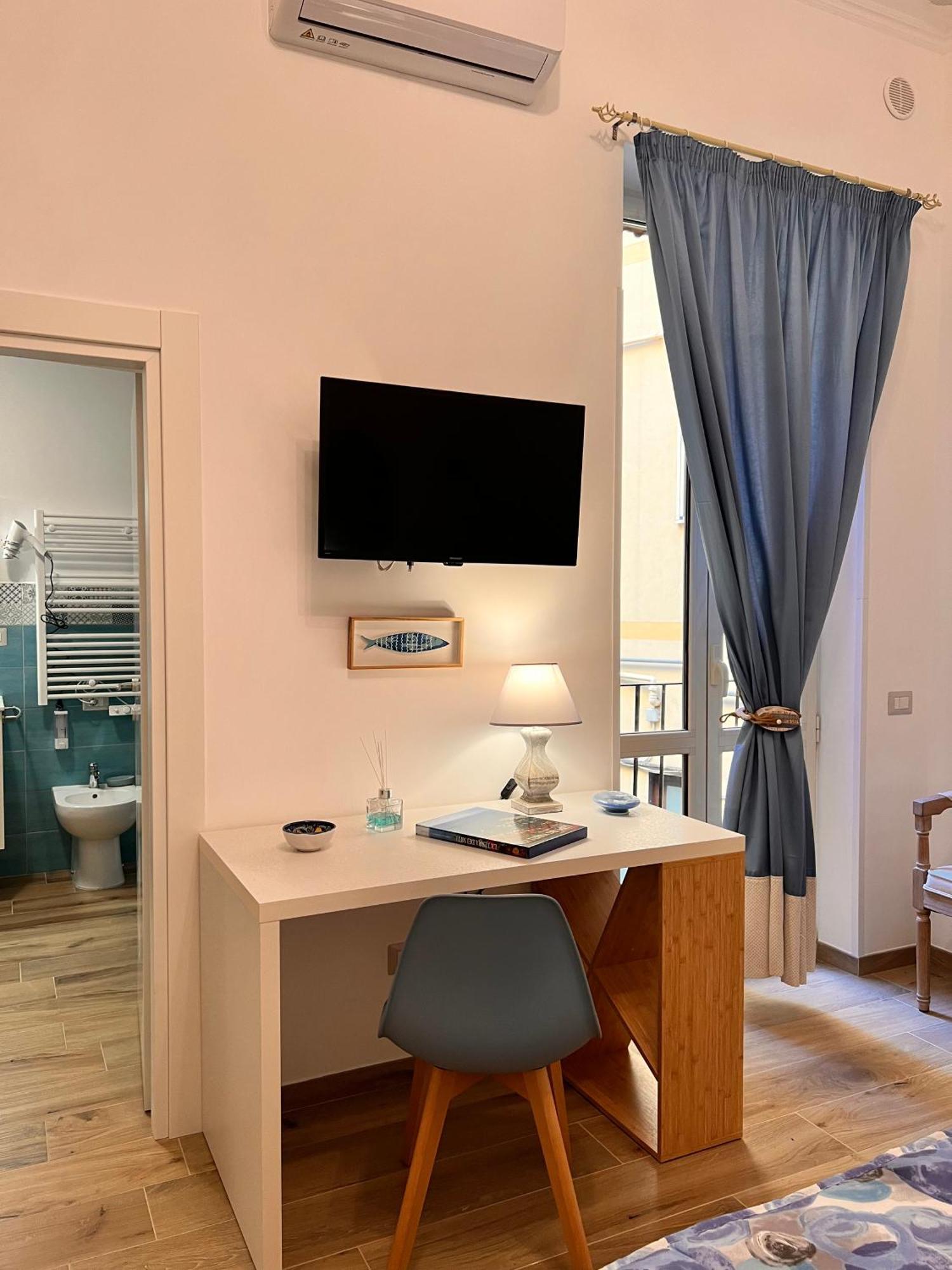 Eric'S House Apartment Салерно Екстериор снимка