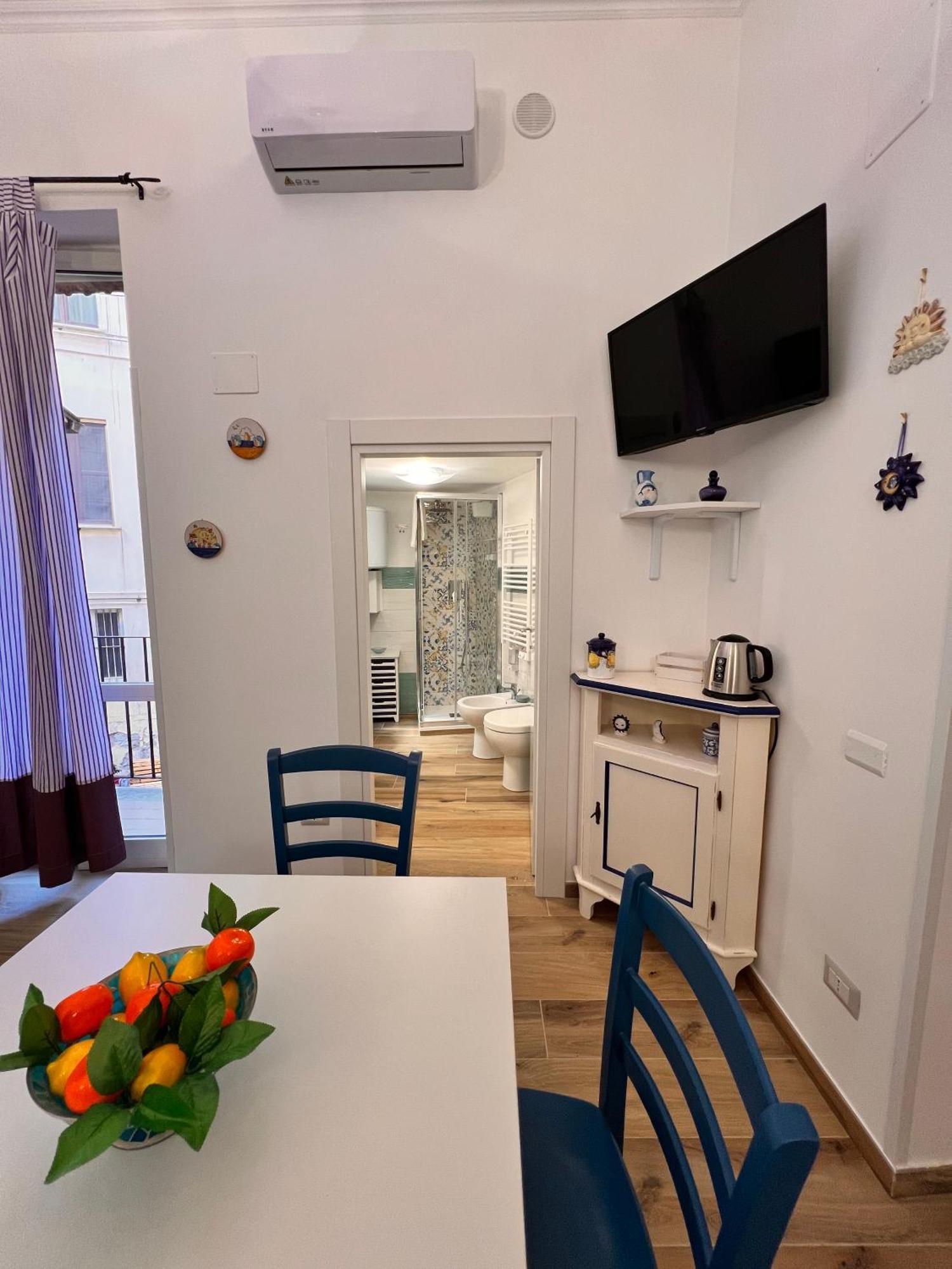 Eric'S House Apartment Салерно Екстериор снимка