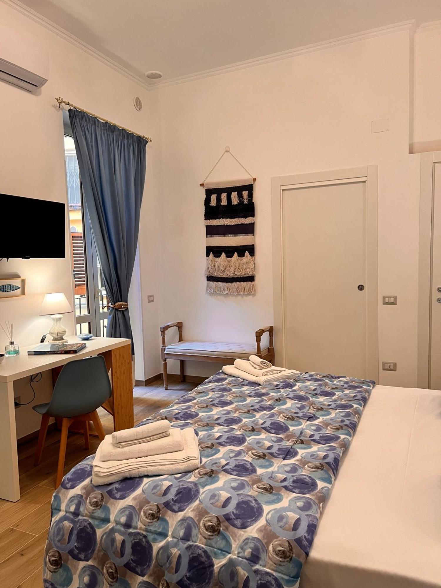 Eric'S House Apartment Салерно Екстериор снимка